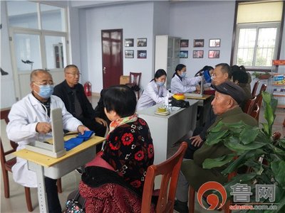 德州市經(jīng)開(kāi)區(qū)長(zhǎng)河社區(qū)開(kāi)展家庭式醫(yī)生服務(wù)，建立居民健康檔案，提供健康咨詢(xún)